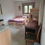 Na Samote U Lesa