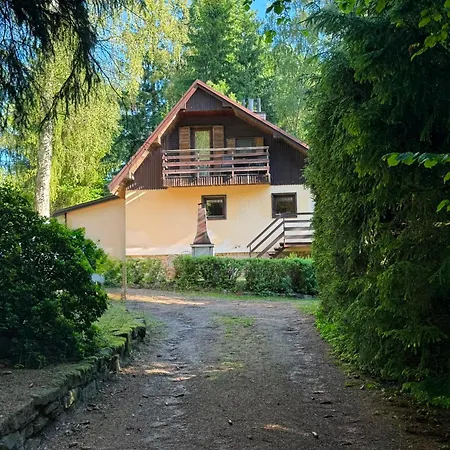 Na Samote U Lesa بيت للعطل *